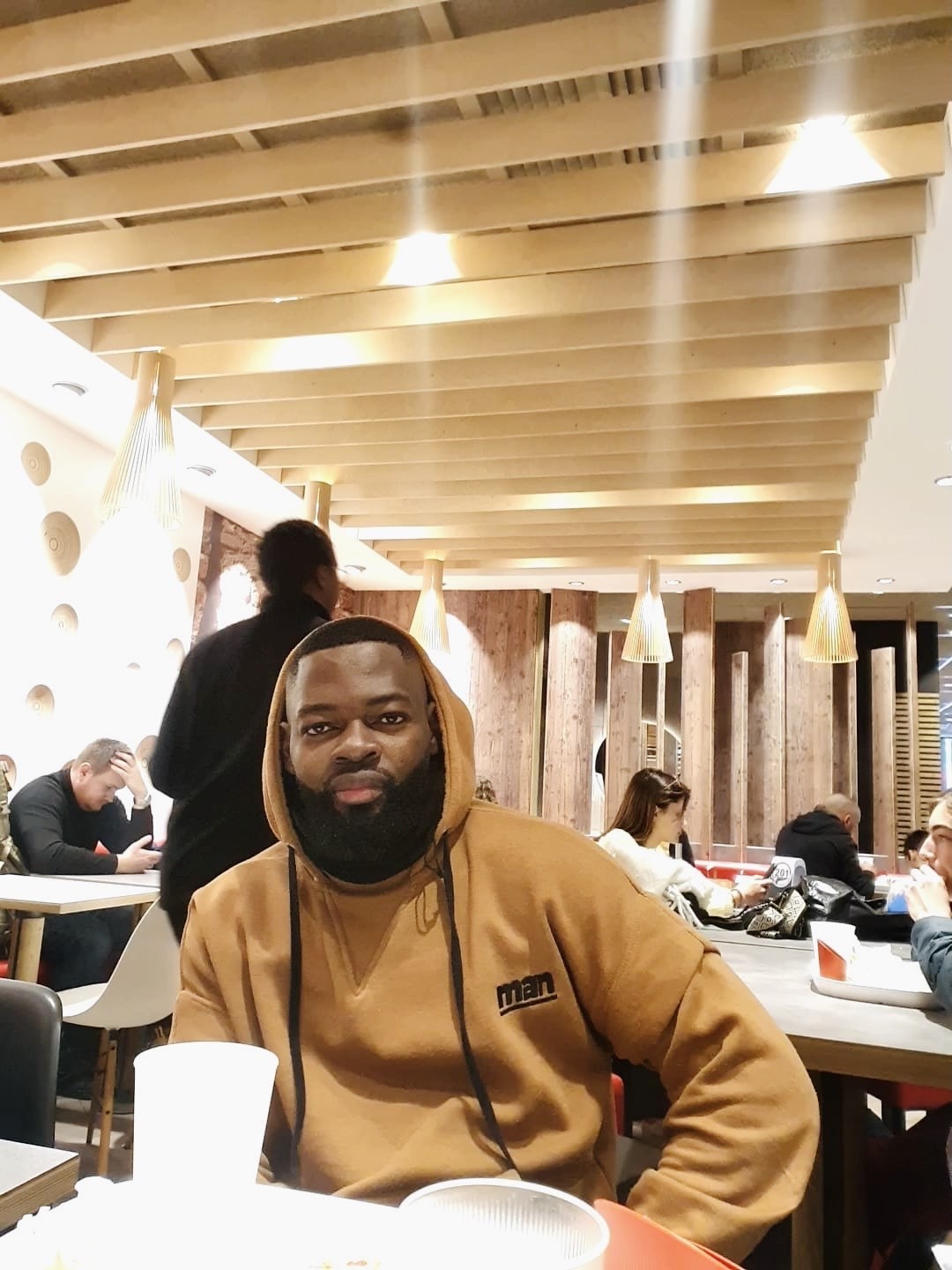 Perfil de Charles-pierre