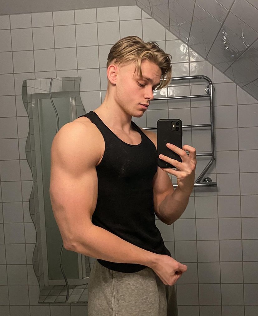 Perfil de Charles-alban